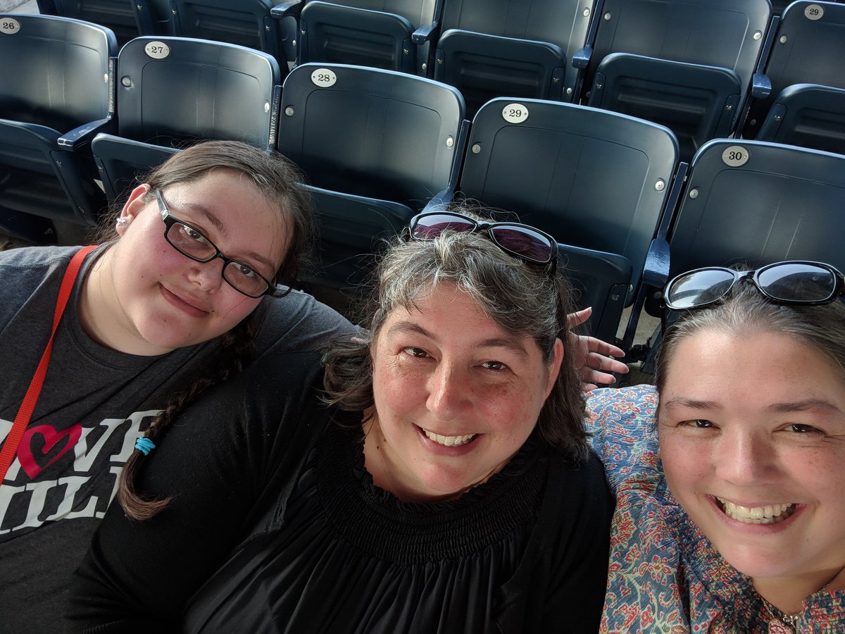 pajenny4719's tweet photo. @MerriweatherPP Waiting for Kenny Chesney to take the stage "When the Sun Goes Down"!!! #Merriweatherpp #KennyChesney #NoShoesNoShirtNoProblem https://t.co/AoNQpQpxHQ
