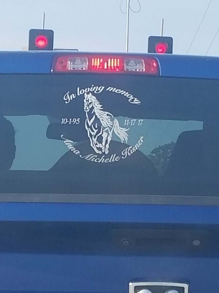 MichelaSmith720's tweet photo. Happened to see this on the way home today. I miss her too. #missingyou https://t.co/55eLRamBK7