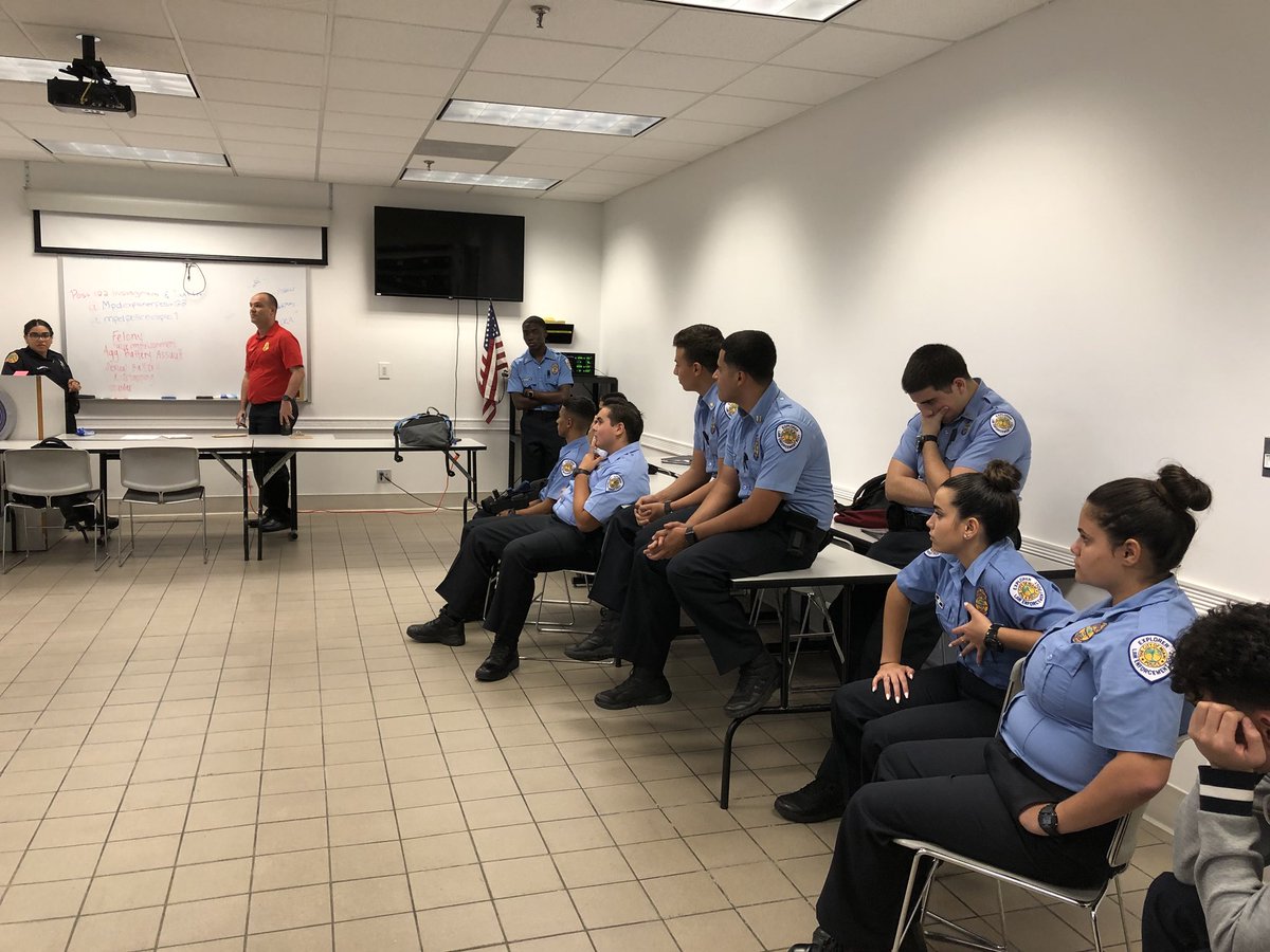 mpdpoliceexplo1's tweet image. Back to our regular meetings 😁‼️ 
.Every Wednesday 
.Location: 2200 West Flagler st 
.Time: 5:15-8:00 
.@MiamiPD 
.@AlbertGuerraMPD 
.@mpdpoliceexplo1
