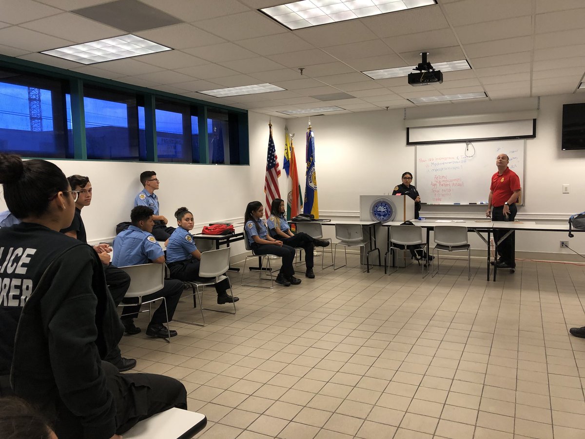 mpdpoliceexplo1's tweet image. Back to our regular meetings 😁‼️ 
.Every Wednesday 
.Location: 2200 West Flagler st 
.Time: 5:15-8:00 
.@MiamiPD 
.@AlbertGuerraMPD 
.@mpdpoliceexplo1