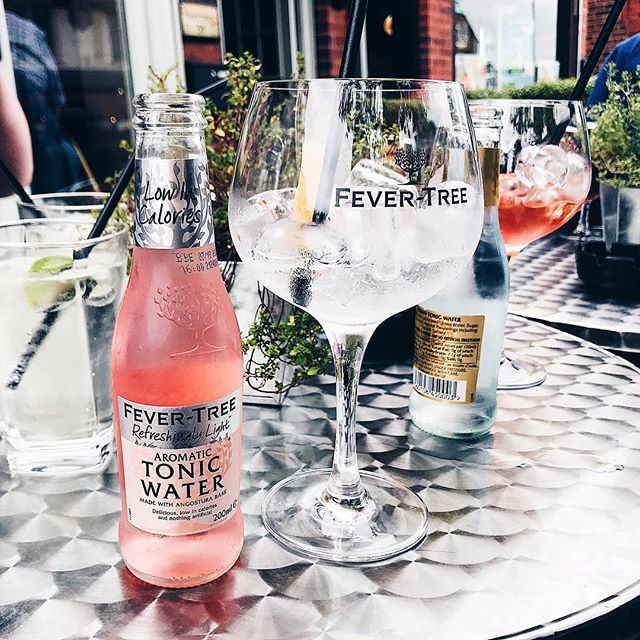 On Wednesdays we drink PINK 🎀 Today I’m tasting <a href="/hoxtonspirits/">Hoxton spirits</a> Coconut &amp; Grapefruit Gin with one of my favorite tonics... <a href="/fevertreemixers/">Fever-Tree Mixers</a> Aromatic Tonic (though still rarely seen in the US) is a regular sight here in England. Made with angostura bar… ift.tt/2BAvfOo