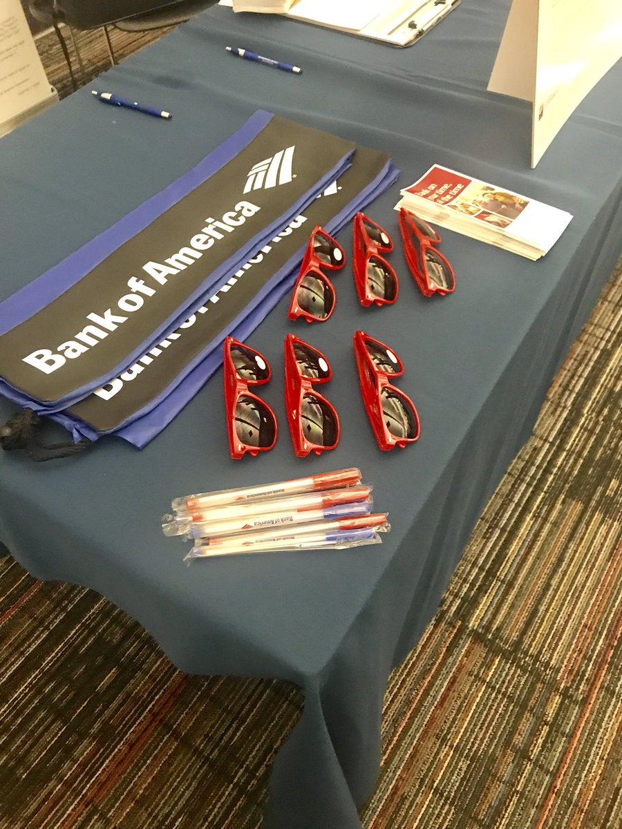 LMiales's tweet photo. Had the opportunity to spend time with students and talk about student checking today @ODUstudentcenter make a appointment today and come see us. https://t.co/dmnwXYnuZ4