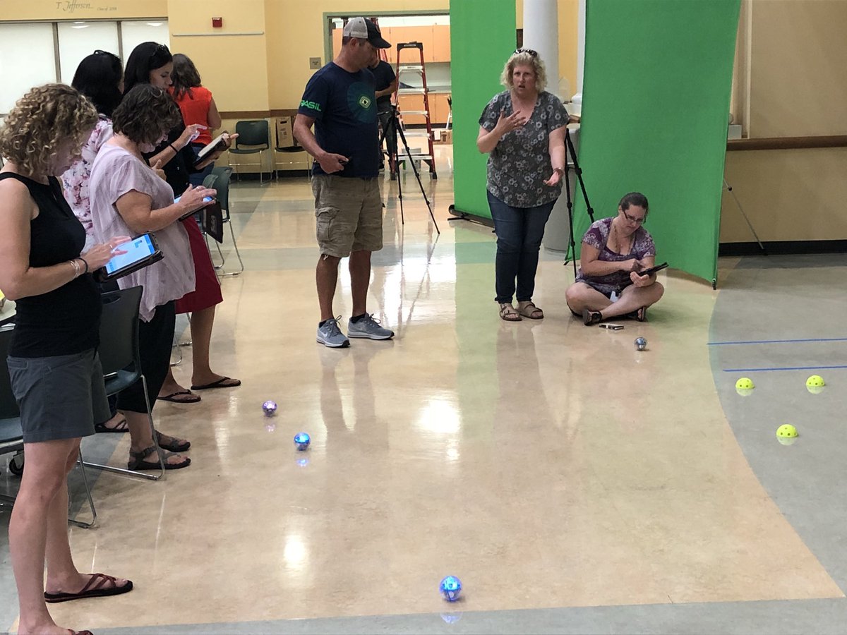 TraciChun's tweet image. Thanks to #futurereadylibs #vpstls helping at #weLearnVPS at the Sphero station!