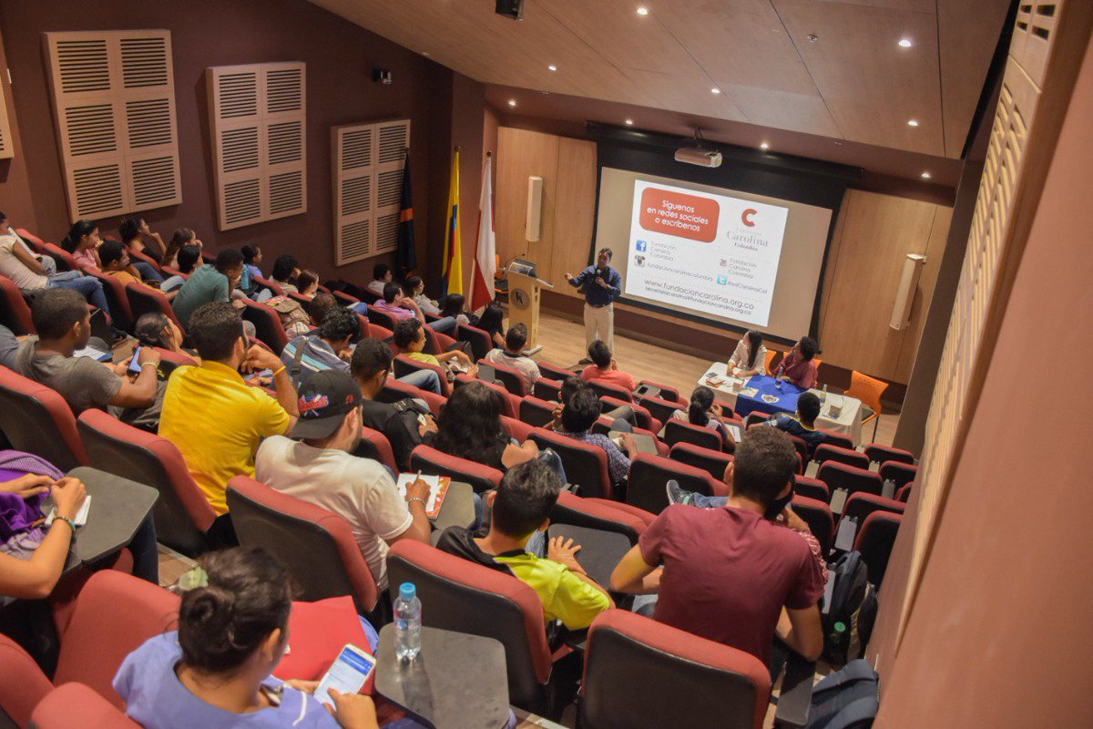 Con éxito se llevó a cabo la jornada de Oportunidades de estudios en España, dictada por exbecarios de Fundación Carolina <a href="/Red_Carolina/">Fundación Carolina</a> #YocreoenlaUA #MIuniversidadesInternacional