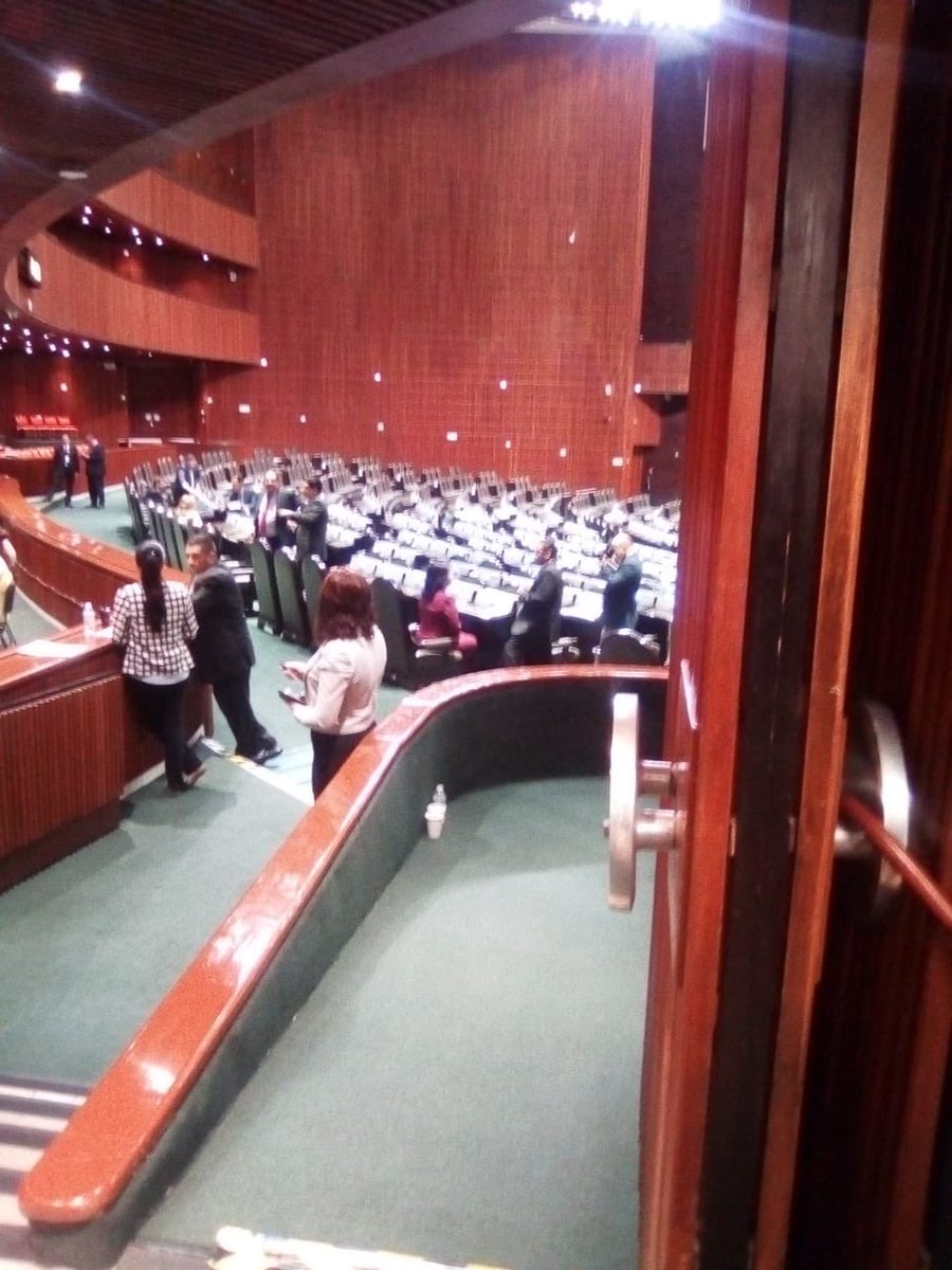 MarthaOliviaMx's tweet photo. Recibiendo mi nombramiento como DIPUTADA FEDERAL por el congreso de la unión convencida que lograremos lo mejor Para durango //// https://t.co/Mul79xiGiH