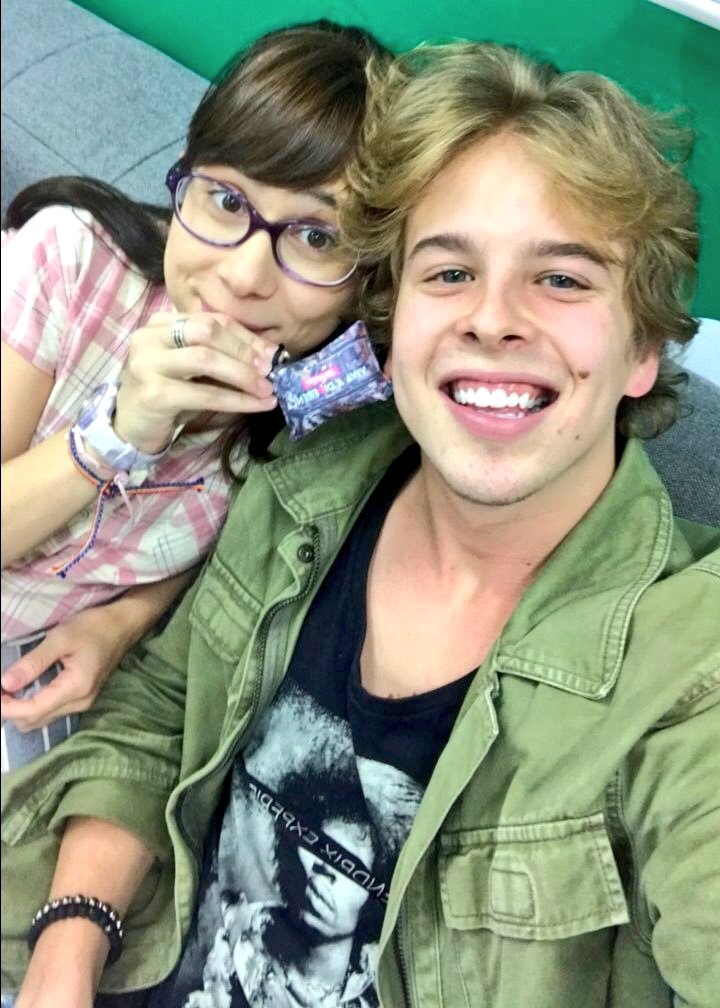 BOROVSKIJUNIOR's tweet photo. Melhor Amigo que você respeita chegou 🙌 
Cheguei tarde, mas cheguei 😎 Rita minha amiga que me atura 24 sobre 24 horas e ainda não surtou passados estes anos todos 😅Nós juntos somos a dupla de sucesso👫Hoje no seu dia entro aqui e te dedico esta publicação pois te amo maninha😘 https://t.co/TXRxtUEokC