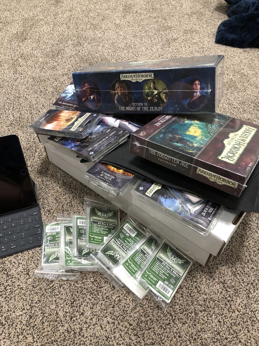 The Horror!! Time to sort, sleeve and play. Got behind on Arkham Horror LCG. #arkhamhorrorlcg #ffg #maydaysleeves