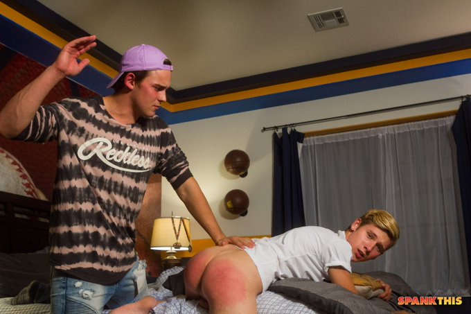 A handprint from Helix jock @JoshBradyXXX for #HumpDay ???? https://t.co/FSwBmgVsKi