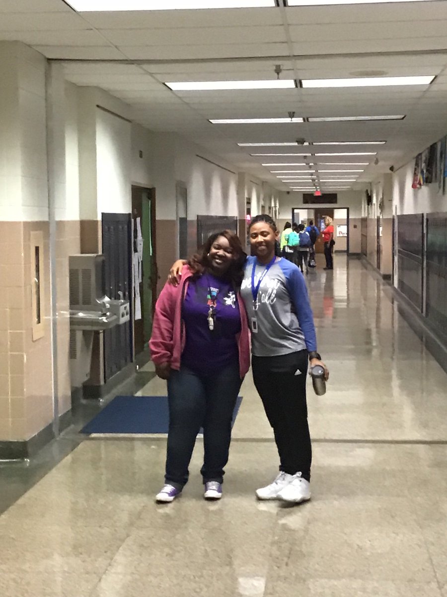SFosterJCPS's tweet photo. The morning began with the “good day crew” serenading our students as they headed to their first classes. Ms. Anderson and Ms. Jones sing each morning about what a good day it is going to be @WMSFA. And a great day it was in the class taught by @danceWMSFA! #miraclemiddleschools https://t.co/drCL0E6loW