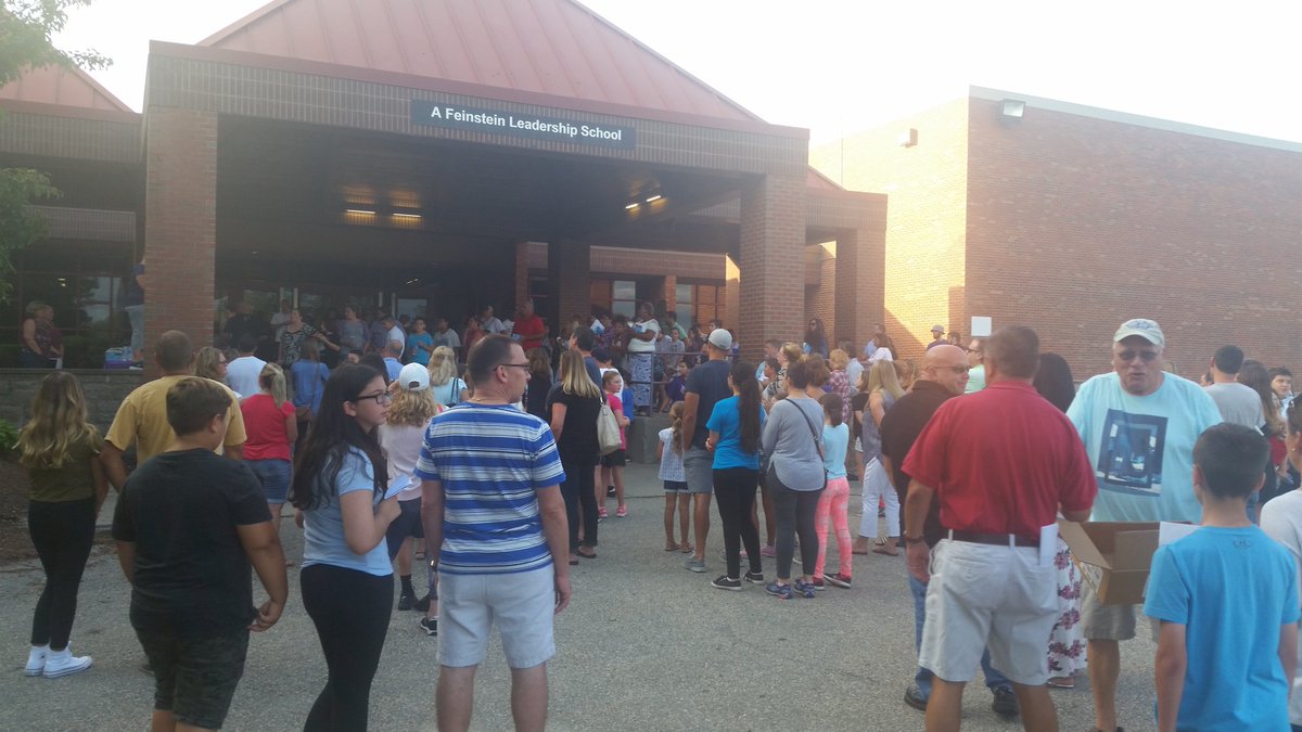 ribuy's tweet photo. KMS Watermelon Social 2018
Welcome New 6th Graders. @Principal_Homen @LynnannPalmieri #kmstransformers https://t.co/4SSKfwVWJr