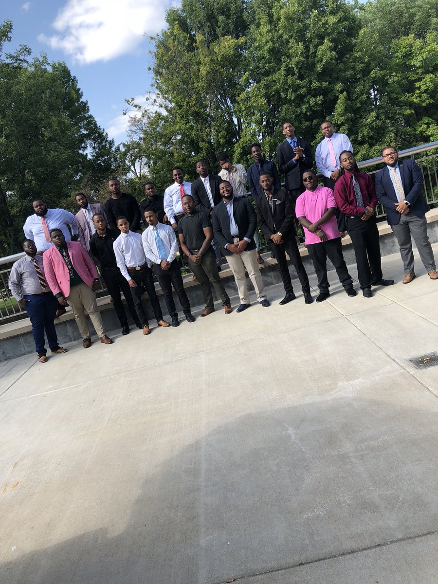 uxeray1210_'s tweet photo. Yes them are the preeminent gentleman on Macomb’s campus 🅿️🌎🌪#nuntheless https://t.co/TawHX0KPNp