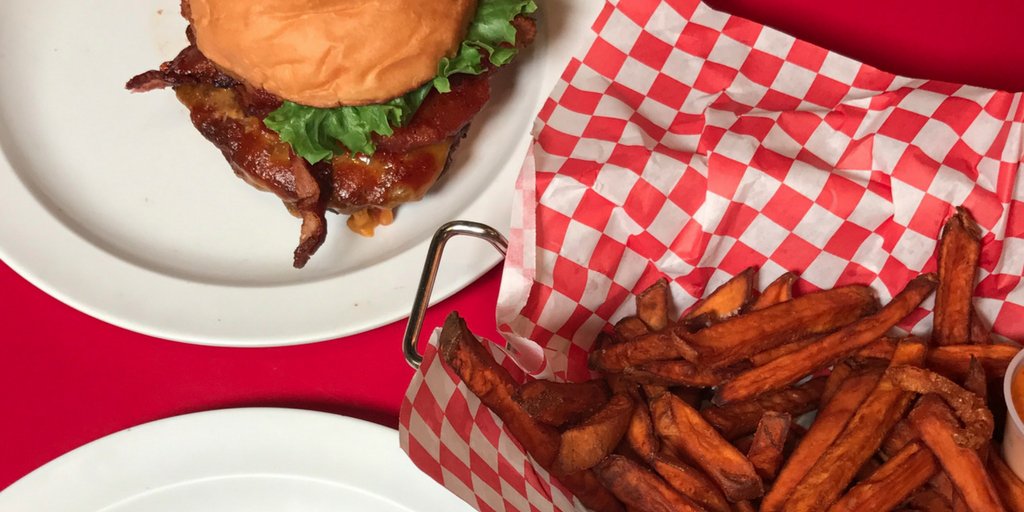 BlvdBurgerCV's tweet photo. Dang... I love the view from here!!! #castrovalley #bayarea #eastbay #eastbayfoodies #bayareafoodies #bayareafood #foodie #delicious https://t.co/f3TSpvRd71
