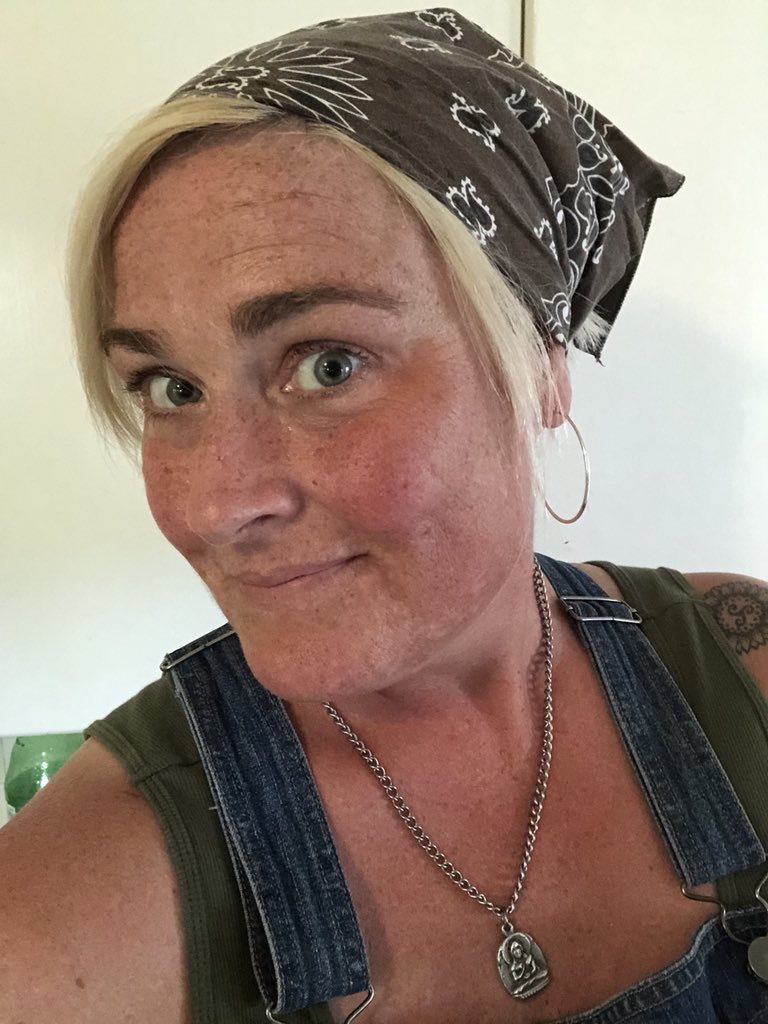 mlereese's tweet image. *Big Cancer Journey Announcement** After you read this thread, can you RT it? I’d really appreciate it. So would my Three Little Birds. God. I love them so much. Terminal cancer is one nonstop, scary rollercoaster ride, like the kind you cry all scared-like &amp;amp; beg to get off.