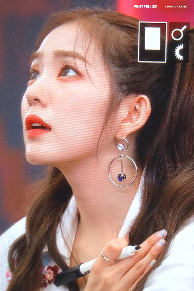 Irene mentioned she read a book then men burned her at the stake for choosing to be more aware and more educated. People hated for answering honestly on Radio Star & listening intently when not being spoken to. And yet people wonder why she doesn’t share a lot to the public.