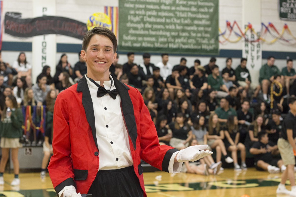 PHSburbank's tweet photo. Oh, what a circus! ASB held their first rally of the year! They welcomed students with a some inter-class competition, with the Junior class coming out as today's winner. #GoPioneers #PHSasb https://t.co/YOU1mjbfVJ