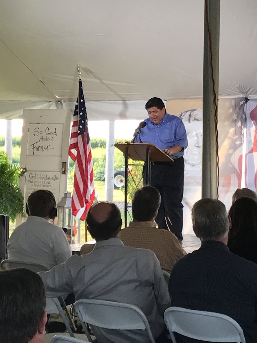 RachelTorbert's tweet image. Gubernatorial candidate @JBPritzker providing opening remarks at the candidate forum.