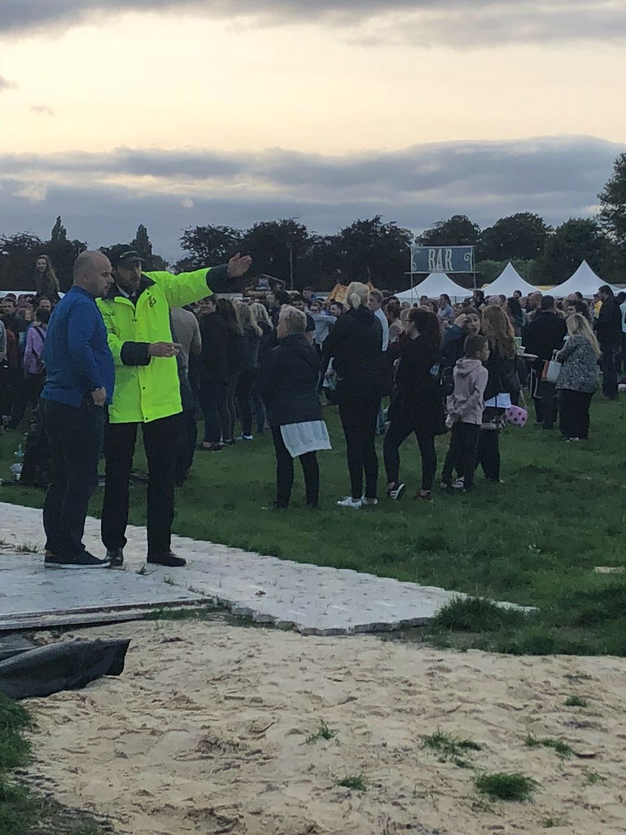 Joanne_Burke_'s tweet photo. Wow what a night, what a crowd thank you to everyone who attended @SmmrSessions tonight for @KingsOfLeon @G4SeventsUK staff had a great night #keepingyousafe #keepingyousecure https://t.co/EDbXAad8OE