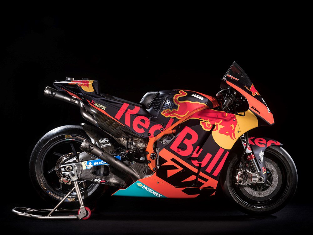 Gp Spectator そのrcv1000rには後々 レオン キャミアがスポットで 乗る事になるんだけど 彼の身長が上限だったらしい 実際 もてぎとかで跨れるイベントに実際に跨ると 今のmotogpは 恐ろしく小さい