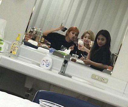 Onces asking about School Meal ClubTzuyu: