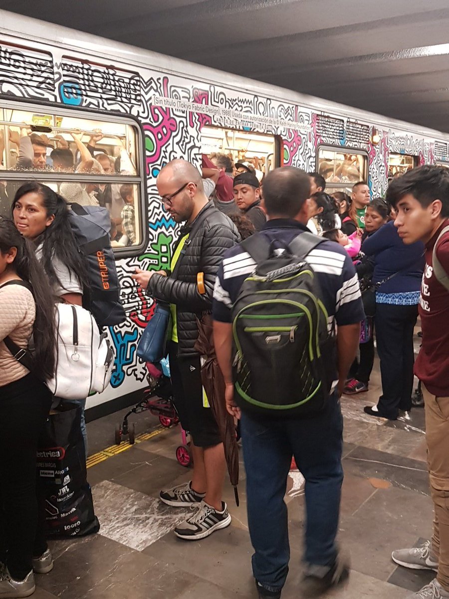 CrisQuetzal's tweet photo. Manden metros vacío a a zócalo. 39 min y todos llenos https://t.co/FOHzkOnbwd