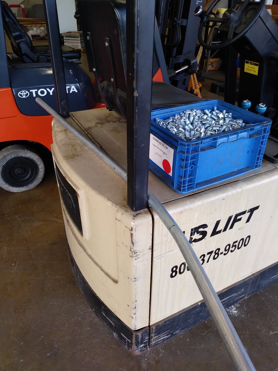 ELandmeier's tweet photo. How do you like my multi bender for conduit? @110sparky
#notUnion #PrimitivePete 😂 https://t.co/NsIRZxyGP8