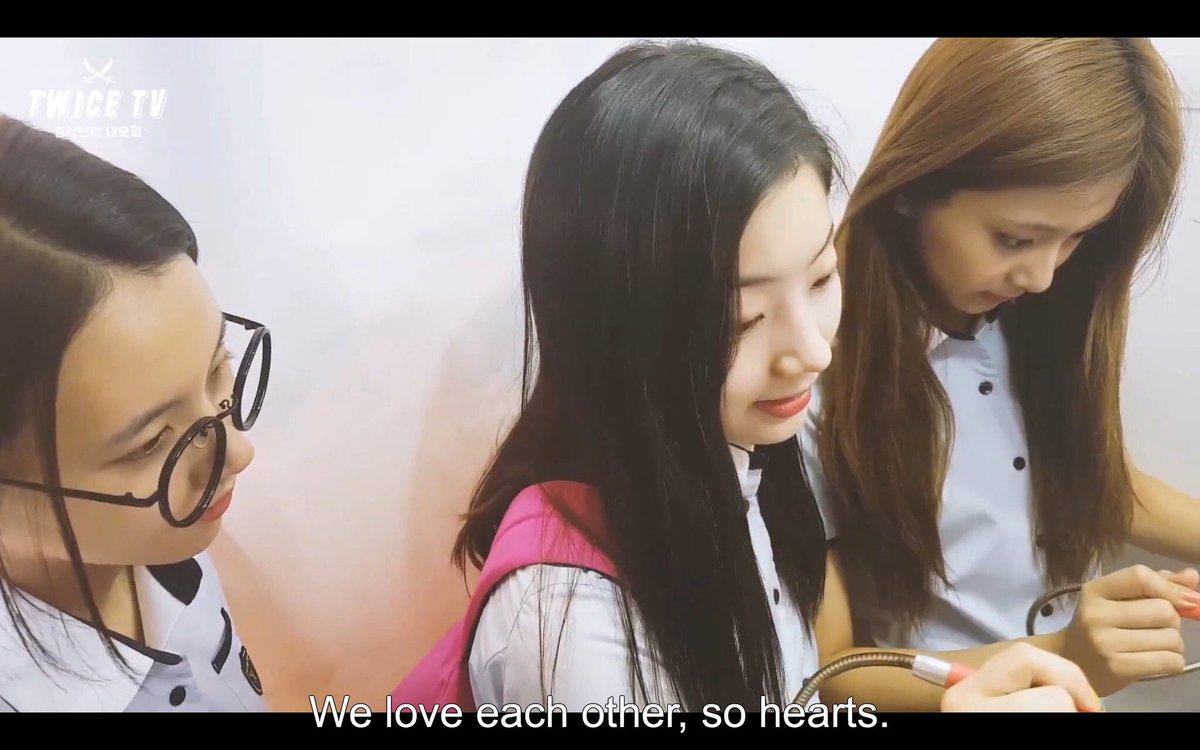 Onces asking about School Meal ClubTzuyu: