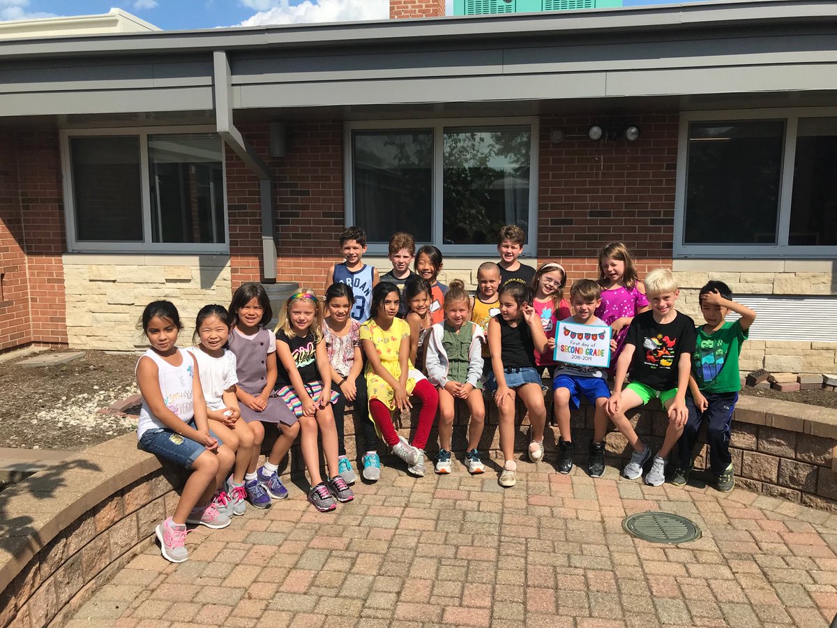 Michele_teaches's tweet photo. Spending time in the WM garden on our first day of 2nd grade. #NB28firstday https://t.co/T7rvmaezQt
