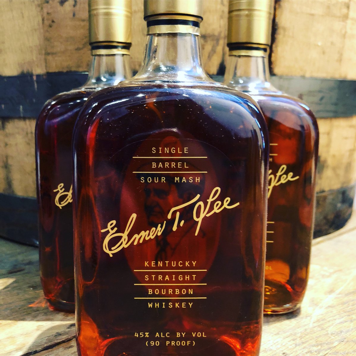 LocalEditionSf's tweet image. Elemer is back! We have brand new additions to our menu(including a new cocktail) dropping this Monday 8/27. Here’s a little info on the Bourbon whiskyadvocate.com/elmer-t-lee-si…
#elmertlee #americanwhiskey #bourbon #sfcocktailbar