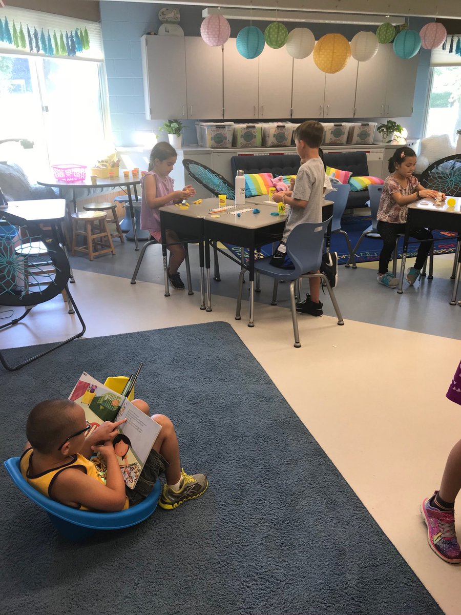 Michele_teaches's tweet photo. Chillinโ on the first day of second grade. #NB28firstday https://t.co/LdYQ3nH2XR