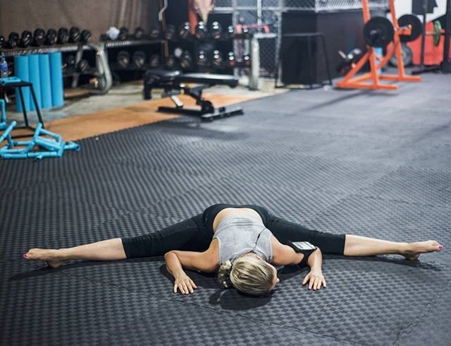 LawrenceBland's tweet photo. Reposting @lesliefit_dxb:
Still chilling harder than you party. Sorry🤷‍♀️ Goodnight Thailand!
.
.
#fitgirl #fit #fitnessgirls #chill #weekend #fitnesslover #healthy #flexible #badassclub #nopartytoday #goodnight #fitpeople #mananaeslanota #fitnesslifestyle #chicafit https://t.co/hek2NWkhyX