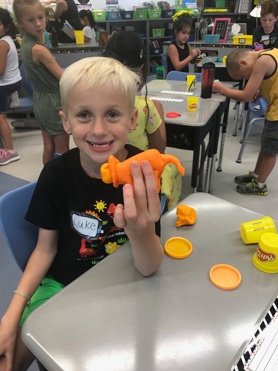 Michele_teaches's tweet photo. Nothing like sculpting our favorite animals to get discussion flowing and learn about our new classmates. Cool lion!! #NB28firstday https://t.co/FXuge3SfZh