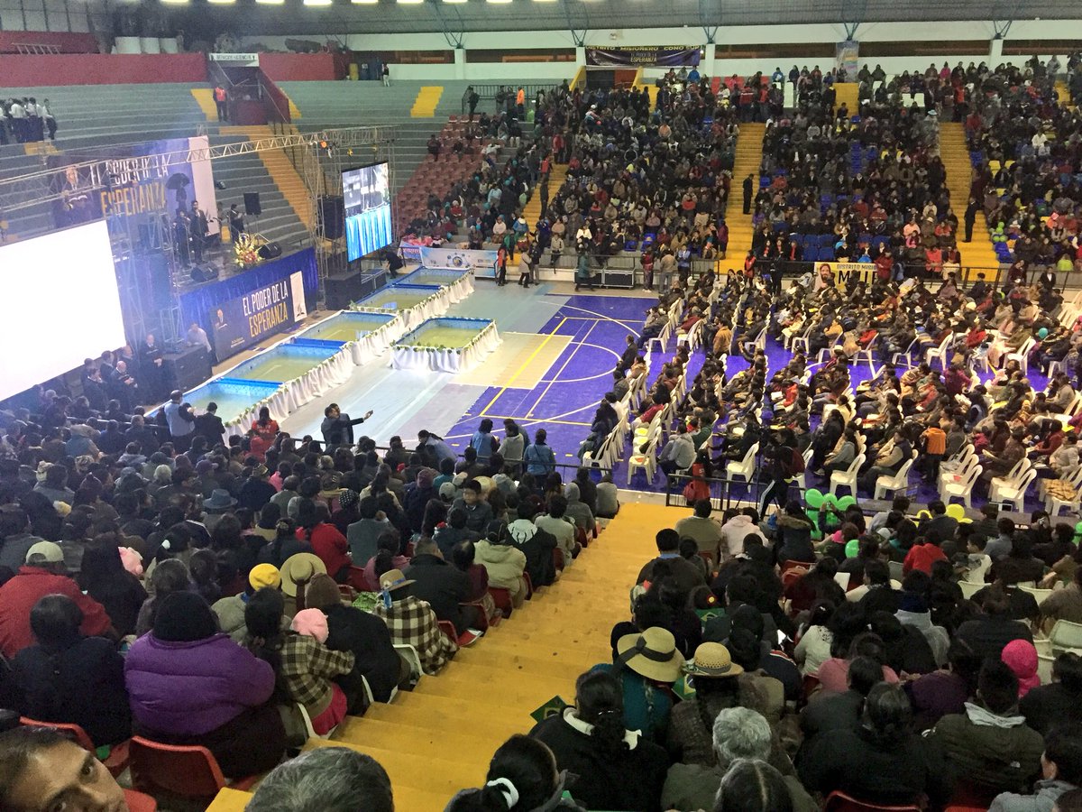 Henryfloressh's tweet image. Desde Tacna #MPS vemos con gozo a una iglesia poderosa q se reúne en el coliseo #Peru. Hoy será una gran noche d victorias en la Caravana #ElPoderDeLaEsperanza con el Pr. @PrLuisGoncalves #UPSur @prertonkohler @EnzoChavez @pastortedwilson @mcoaugarte @DanielVillarE @arlandrivera