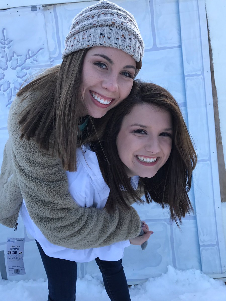 addisonyommer's tweet photo. SCREAMING HAPPY BIRTHDAY to a veryyyyy special BFF of mine...idk what I’d do without you, I love you to the moon and back💙🎉😚🤩💓 https://t.co/w0gCUAyCzk