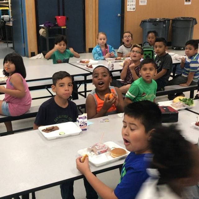 RainbowRidge_VV's tweet photo. I am so grateful for these Eagle Scholars! I was told later that they used to do this for Ms. Pulido now @avalonfalconsvvusd and am so happy that they want to carry on the tradition with me! Go Eagle Scholars! #reptheridge #eaglepride #relationshipsmatte… https://t.co/HxzrwNXMmq https://t.co/hxaKKdWpeP