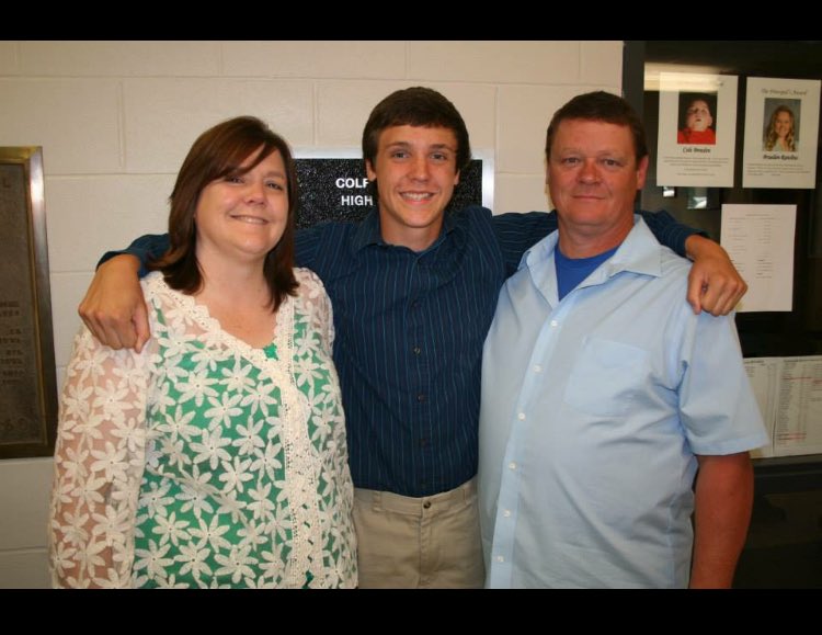 alexfreaknlewis's tweet photo. Hey everyone, the visitation for my father will be this Saturday at the Historical Society from 1-3. And then following at 3 we will be having a celebration of life, so everyone come shoot the shit and tell your best stories you have of my dad with everyone. 💚 https://t.co/bgaUCg83A6
