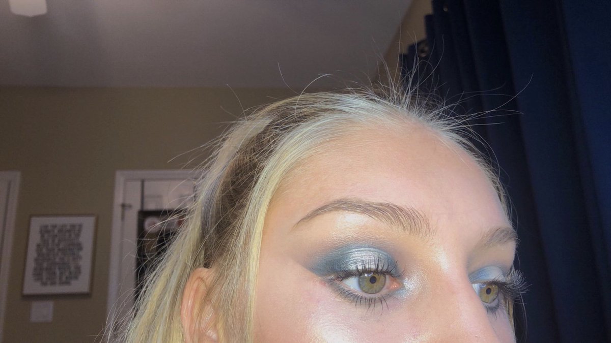 sophurtz's tweet image. My first look with the @Jaclynhill #VaultCollection. Using the Dark Magic Pallet 🖤 I love you and your work Jaclyn. You are such a huge inspiration to me. Can’t wait to try the rest of your collection and your new brushes coming out soon!!! 😇👑