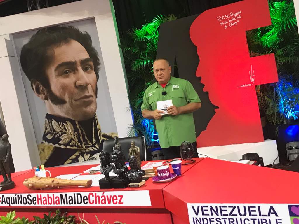 .<a href="/dcabellor/">Diosdado Cabello R</a>: Hay que denunciar a los especuladores, si es necesario se va el consejo comunal, la UBCH y el Pueblo a armar un escándalo ahí hasta que llegue la policía, la GNB, la Armada, la Aviación, y que hagan lo que tenga que hacer #ConChavezVenceremos