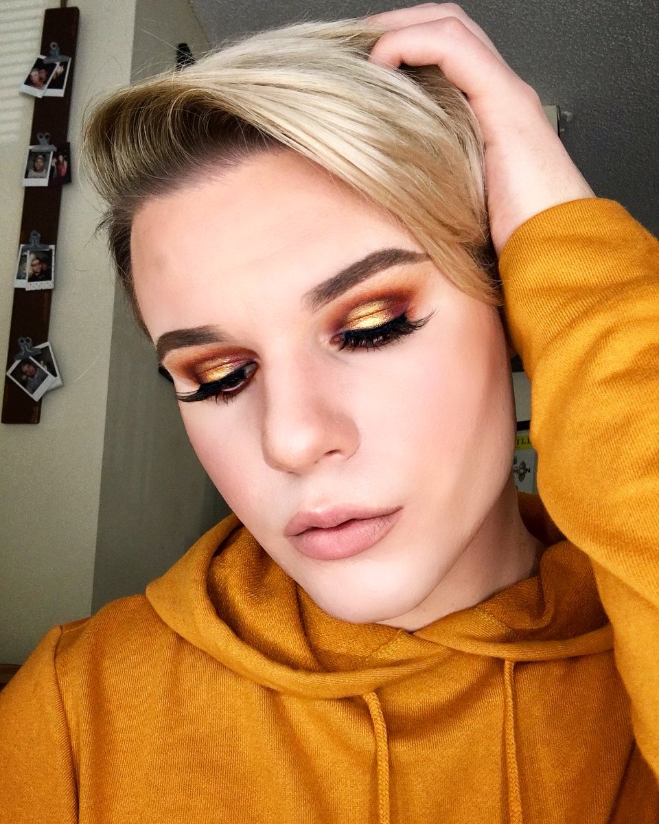 zman742's tweet photo. I’m so ready for fall! 🍁🍂    #falllooks #morphe #MorpheXJaclynHill #morphebabe #mua #boyglam https://t.co/1KQlNiPSUm
