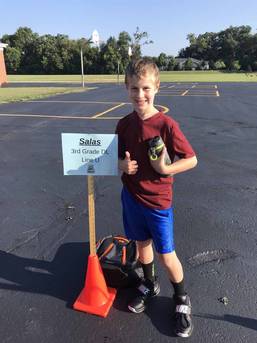 EKrotser's tweet photo. Ok @starhuskies , itβs #d47FirstDay2018 and Iβm sending my most precious gifts back to you to grow...they may be 1st and 3rd graders to you, but they will always be my babies. Thank you for you- I put my greatest trust in you confidently. https://t.co/k7N0aedhMi