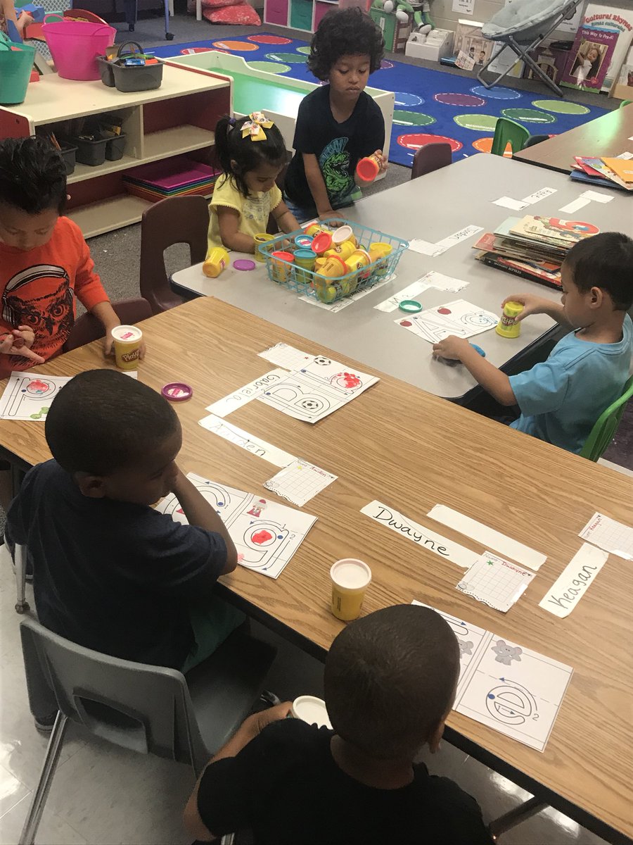 AmandaRileyMBE's tweet photo. Fun in prek! #mbebears #back2mbe #iamhumble #prek #earlychildhood @HumbleISD_MBE https://t.co/0UXn4nTxLp