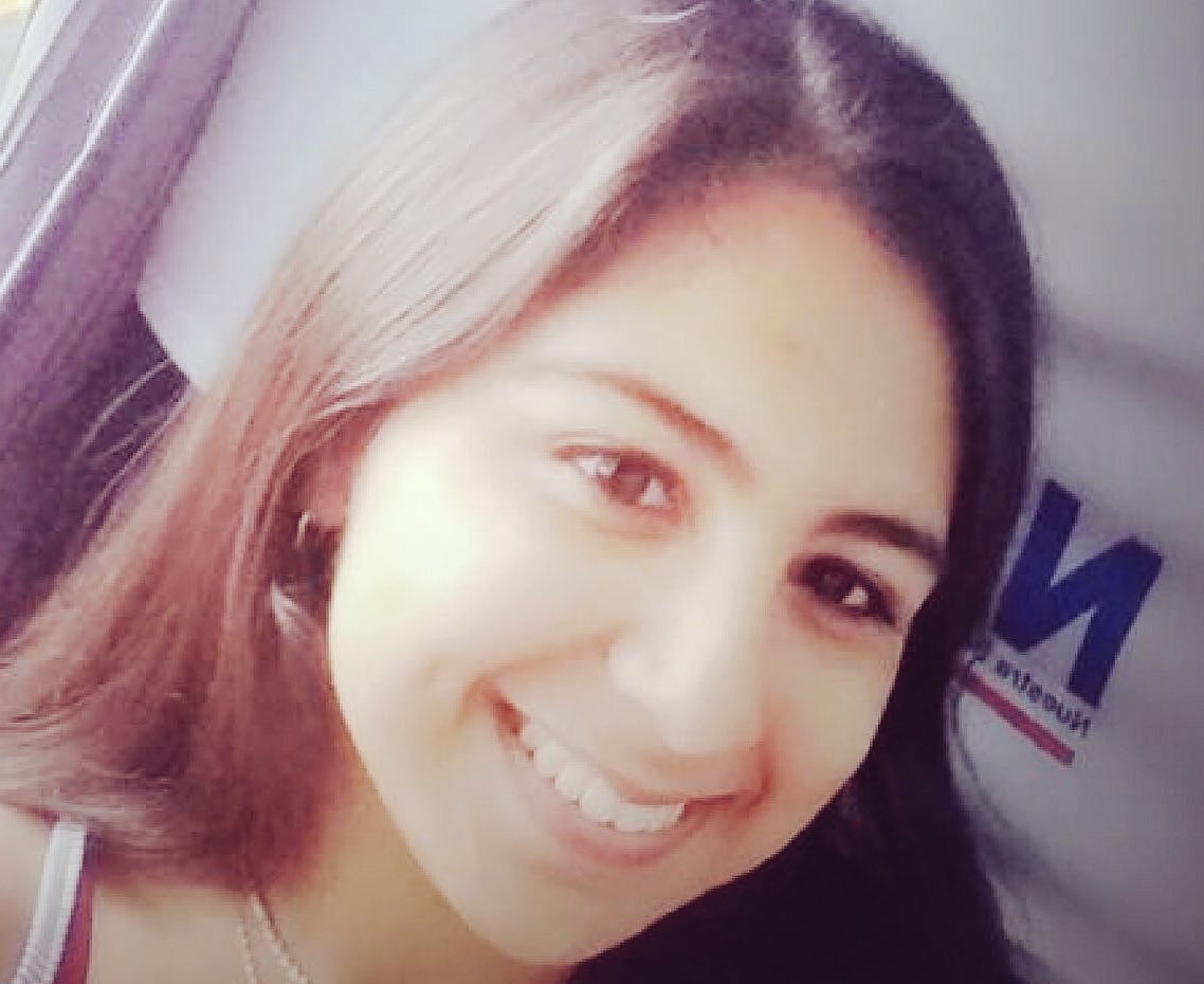 YaNoMasV's tweet photo. Ella es Sonia Mabel Gaona Rodriguez. Tiene 17 años, es de Bernal y está desaparecida desde el 21/08. Por cualquier información podes comunicarte al 42511788 o 911. DIFUNDIR #YaNoMasV https://t.co/JvtUJnqQro