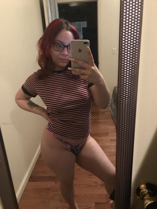 Watch 𝙽𝚊𝚑𝚒𝚛 🍒's leaked NSFW photo on TwXstars