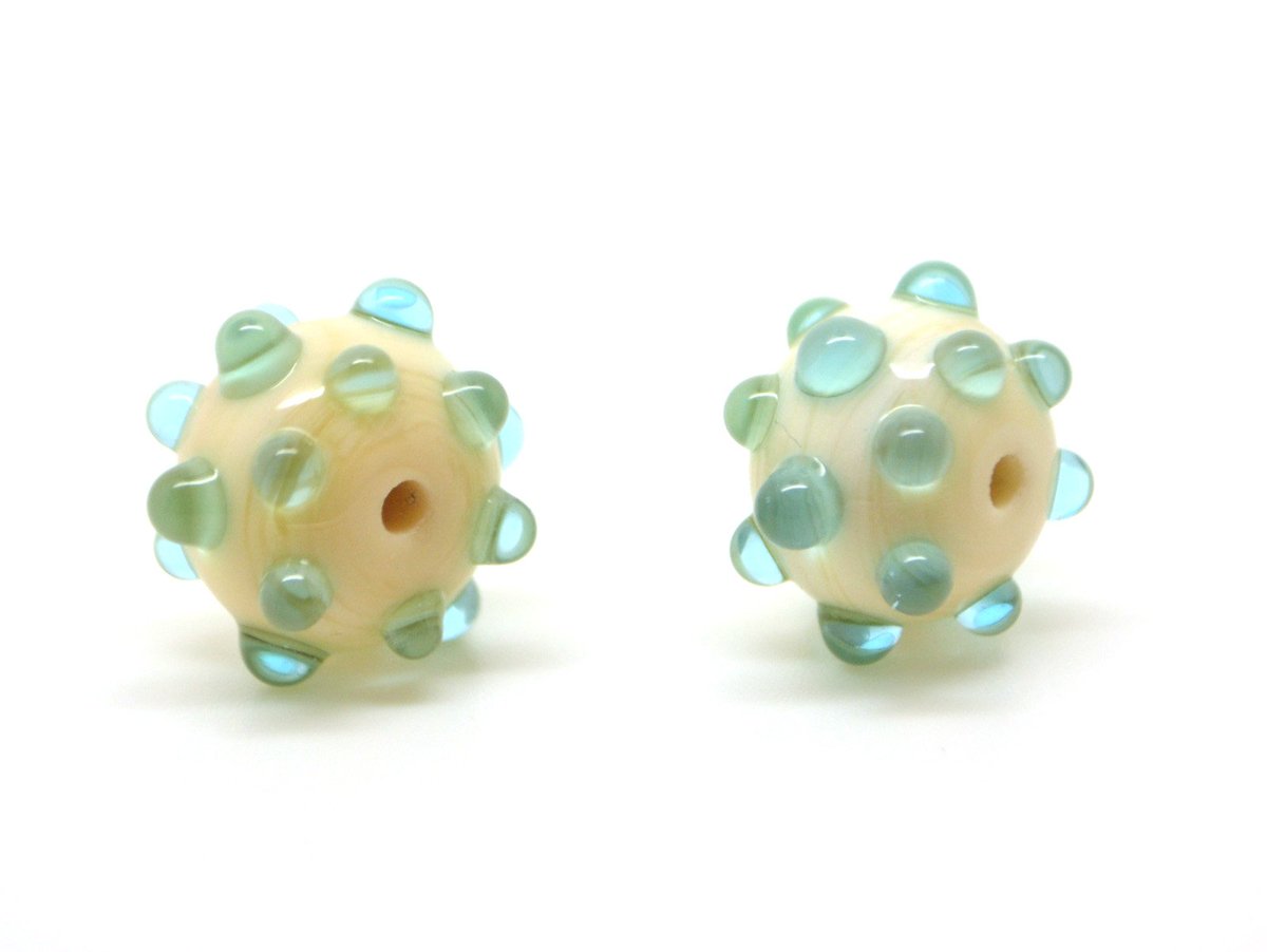 Kalivaribeads's tweet photo. #earingpairs #jewelry #glassbeads #kalivari #lampworkbeads #supplies #handmadejewelry #handmadebyme #handmadeglassbeads #etsystore #colourful #polkadots #jewellerysupplies #diy #glassart https://t.co/BOklYkhYGy