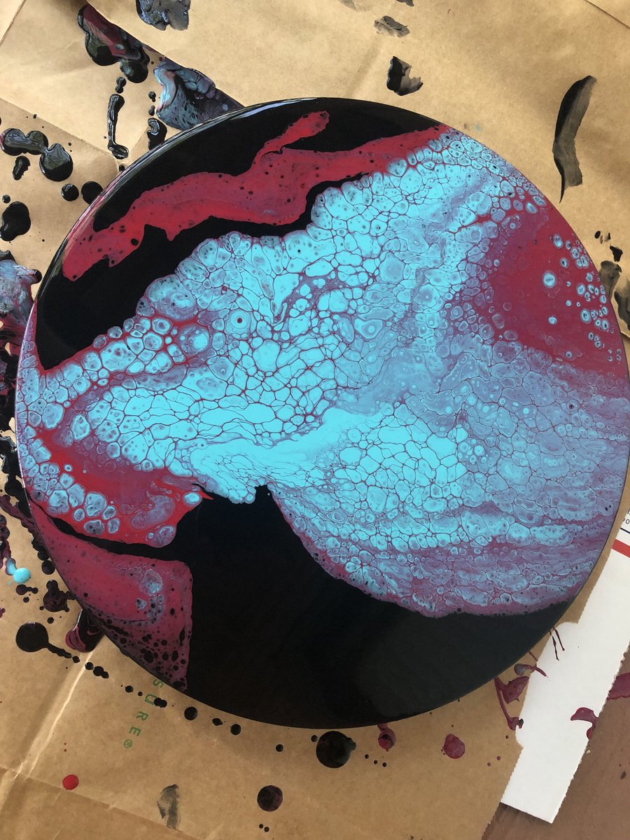 nickimorart's tweet photo. #pourpainting #fuildart #acrylicpouring #abstr #painting #fluidart_daily #abstractart https://t.co/KSK0M9eMro