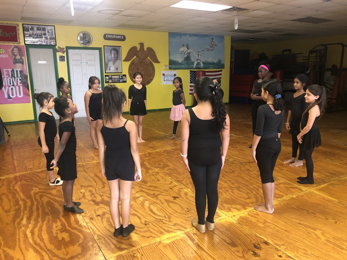khallegory's tweet photo. My little #wcw 
I love my dance babies so much y’all and they all really just growing up on me 😢 when I started my business in 2015, I woulda never thought these girls would hold such a dear place in my heart. Support my kids @ https://t.co/ePsZGtkXx2 https://t.co/kvnfB02QfZ