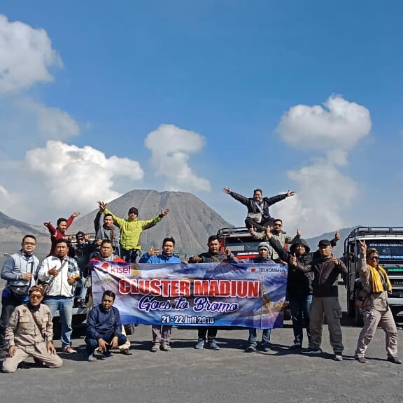 Touristguide17's tweet photo. Sewa jeep Bromo + Paket tour Malang Batu... 
082281696451 https://t.co/HoM0oUChpW