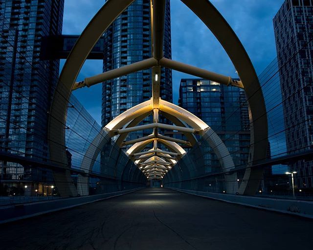 Tony_DY_Yu's tweet photo. Simple blue and yellow.  Am liking these images with very little post processing.  What about you?

#toronto #ThePuentedeLuz #bridgeoflight #cityplace #sunrise https://t.co/3dGQhimNc3 https://t.co/2froMdaIgo