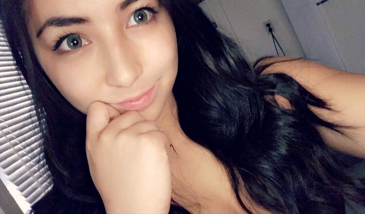 KaitlynTran6's tweet photo. Awkward selfie 👀 https://t.co/Royjn1v5Ee