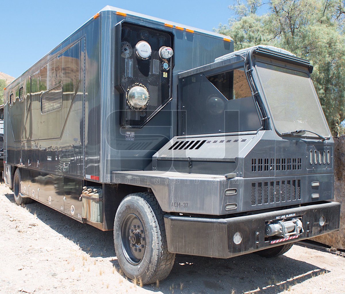 screenused's tweet image. Looking for one of the most unique RV type vehicles around? How about the Mobile Command Vehicle from the movie "Logan" #Wolverine - up for auction now, with bidding ending on Saturday, Aug 25th - bid.screenused.com/Logan-Mobile-C…