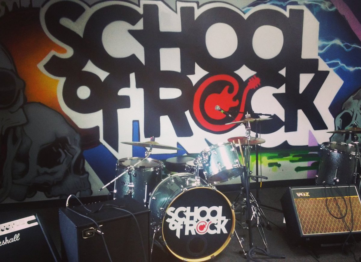 smithpercussion's tweet image. Busy week of dress rehearsals at @SoRFortWayne! Have you got your tickets for Saturday's show yet? #schoolofrock #fortwayne #indiana #musiclessons #drumlessons #livemusic #concert #rockandrollaintnoisepollution #smithpercussion